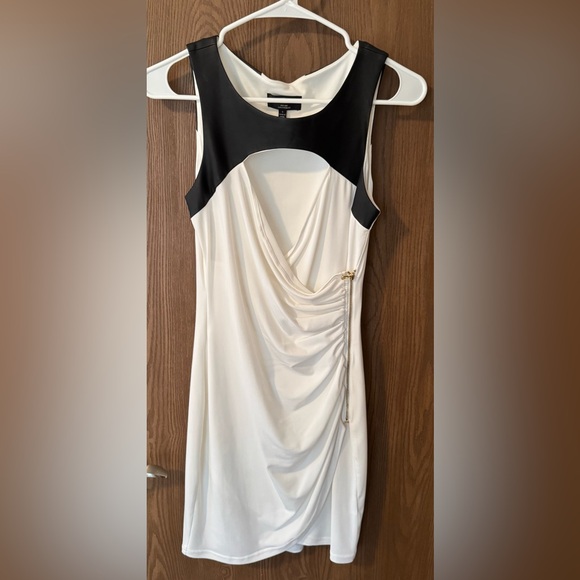 Guess Dresses & Skirts - Guess White/Black Sleeveless Dress